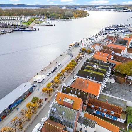 Pematra Haus Waterkant - Fewo Koje Lübeck Buitenkant foto
